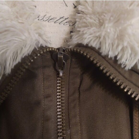 Big Chill Tan Jacket with White Trim - Picture 6 of 8